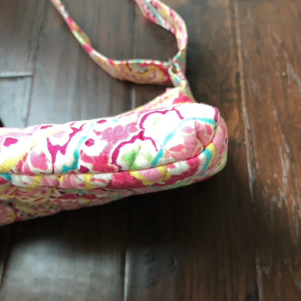 24.Vera Bradley Crossbody Bag